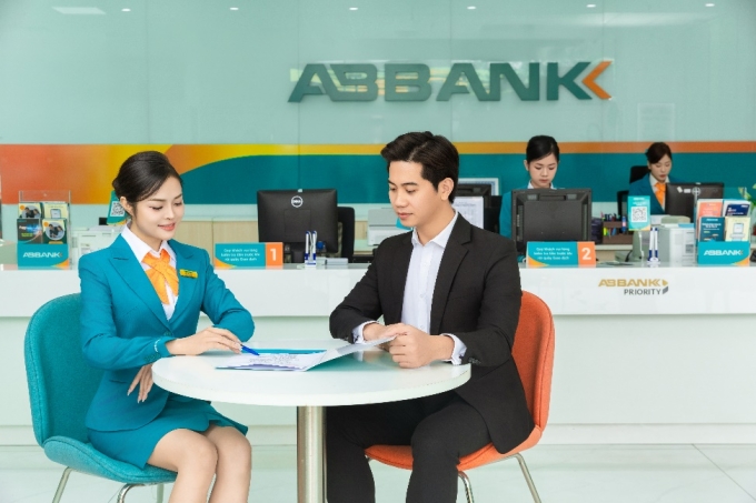 ABBank đồng hành cùng khách hàng doanh nghiệp. Ảnh: ABBank