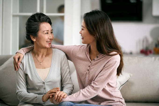 Tiêm chủng là một phần quan trọng của quá trình chăm sóc sức khỏe, phòng ngừa ở mọi giai đoạn cuộc đời. Ảnh: Shutterstock