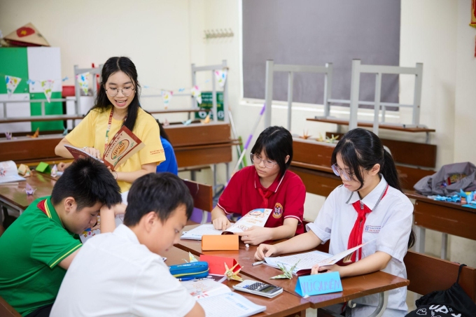 Học sinh giao lưu cùng bạn bè các trường và khu vực. Ảnh: OPOS 2025