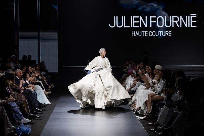Nhà thiết kế Haute Couture người Pháp - Julien Fournié mang đến bộ sưu tập First Circus. Ảnh: MultiMedia JSC