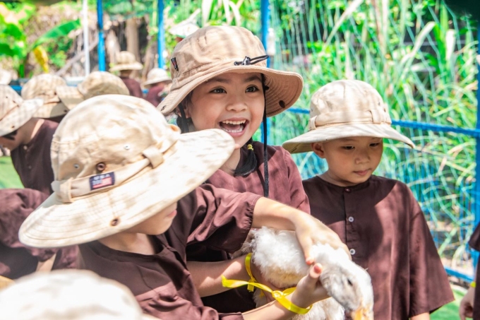 Học sinh trải nghiệm hoạt động tại Summer Camp. Ảnh: Asian School