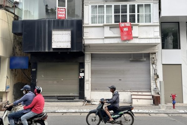 Nhà mặt phố giảm giá thuê: Giữ khách hay mất khách?