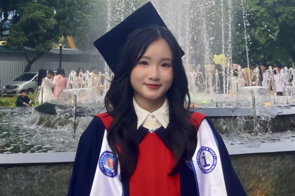Thủ khoa ĐH Thương mại: Tìm việc làm trước khi tốt nghiệp