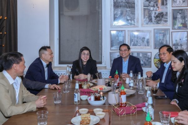 Thủ tướng thưởng thức phở, cà phê Việt tại Estonia: Văn hóa Việt