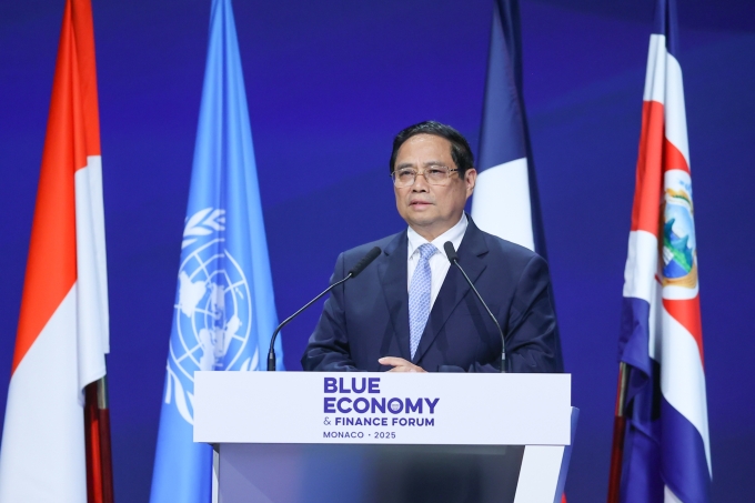 Thủ tướng Phạm Minh Chính phát biểu tại Diễn đàn Kinh tế và Tài chính xanh trong khuôn khổ Hội nghị UNOC 3 tại Monaco. Ảnh: VGP