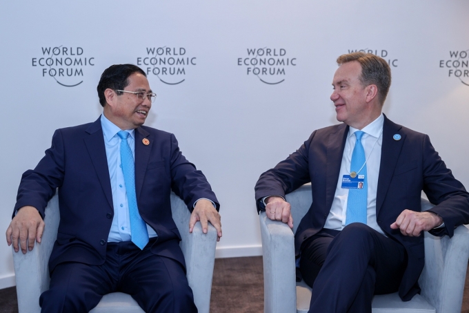 Thủ tướng Phạm Minh Chính và Chủ tịch điều hành WEF Borge Brende. Ảnh: VGP