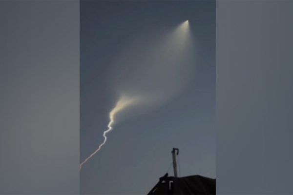 Iran phóng tên lửa đạn đạo siêu nặng vào Israel: Tin tức mới nhất
