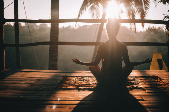 Du khách tập yoga buổi sáng giữa thiên nhiên ở Ubud. Ảnh: The Luxury Signature