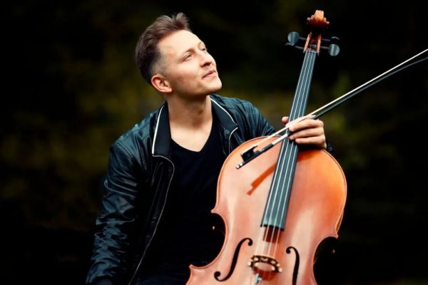 Jodok Cello: Chàng trai Thụy Sĩ nổi tiếng cover hit bằng cello