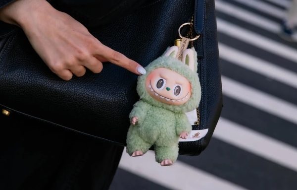 Labubu: Cơn sốt búp bê vượt cung trên thị trường