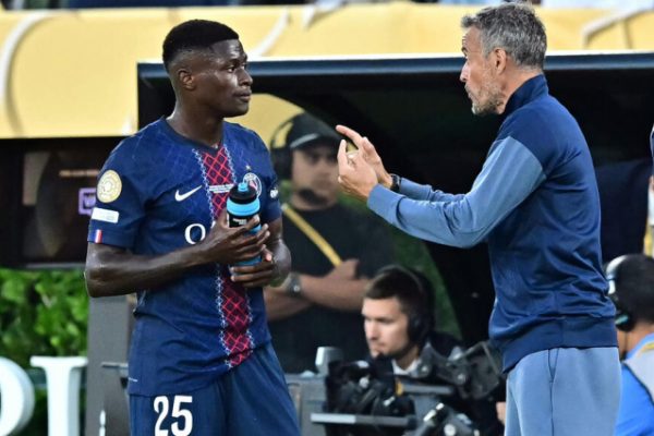 HLV Enrique: PSG gặp khó trước Botafogo
