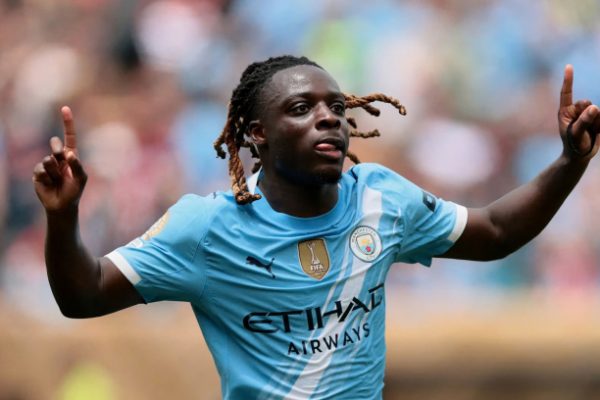 Man City thắng trận Club World Cup dù có thẻ đỏ
