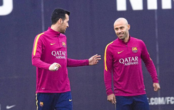 Javier Mascherano (phải) và Sergio Busquets thời còn thi đấu cho Barca. Ảnh: Marca