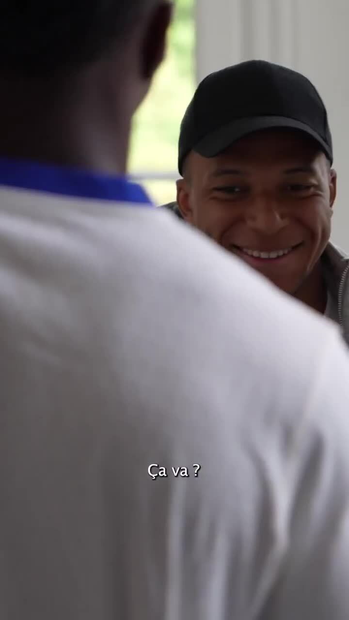 Mbappe hội quân cùng tuyển Pháp