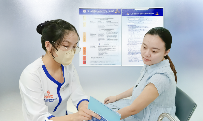 Thai phụ tiêm ngừa uốn ván để bảo vệ sức khỏe và truyền kháng thể thụ động cho thai nhi. Ảnh: Hoàng Dương