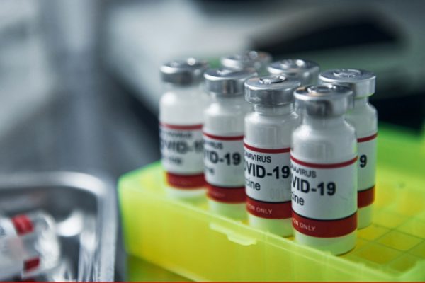 FDA Phê Duyệt Vaccine Covid-19 Mới Nhất từ Moderna