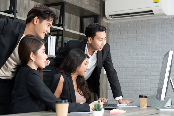 Máy lạnh và phòng máy lạnh nếu không được vệ sinh thường xuyên dễ trở thành nơi cho nấm mốc, vi khuẩn, virus gây bệnh truyền nhiễm phát triển. Ảnh: Vecteezy