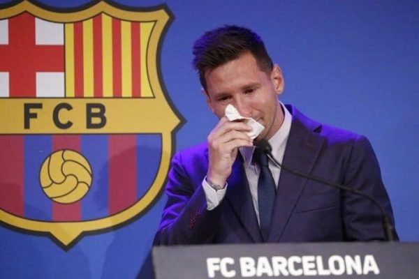 Barca đã trả hết nợ cho Messi