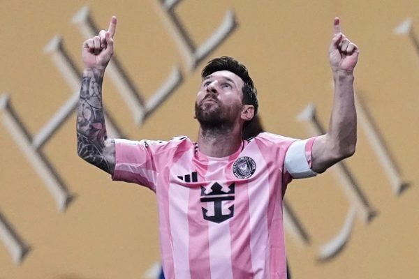Messi: Vua sút phạt hàng rào từ 2018