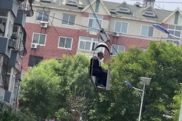 Sáng tạo: Người đàn ông tự chế thang máy độc đáo