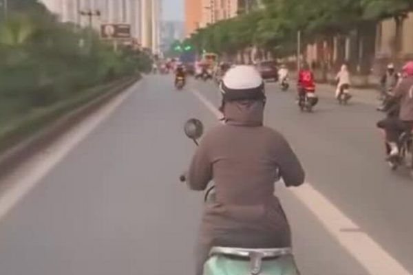 Người phụ nữ chắn xe cấp cứu: Chuỗi sai lầm liên hoàn
