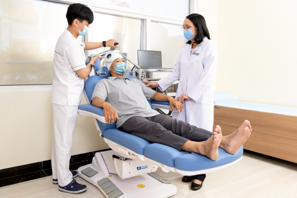 Kích thích từ trường xuyên sọ: Giải pháp cho người mất ngủ?