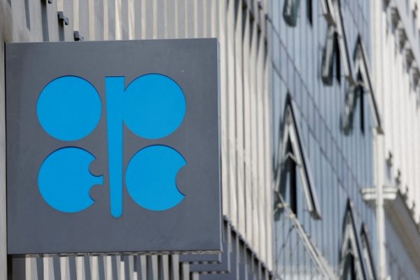 OPEC+ đẩy mạnh tăng sản lượng dầu: Chiến lược mới