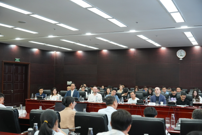 Toàn cảnh buổi trao đổi sáng ngày 6/6. Ảnh: Super Vietnam