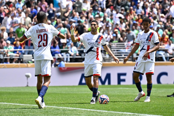 PSG: Cầu thủ gạt tình bạn, quyết thắng Messi!
