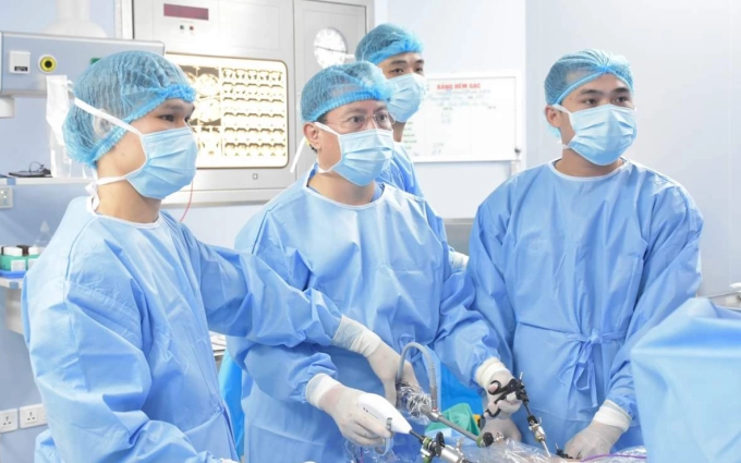 Phẫu thuật điều trị béo phì tại Bệnh viện Trung ương Quân đội 108. Ảnh: Bác sĩ cung cấp