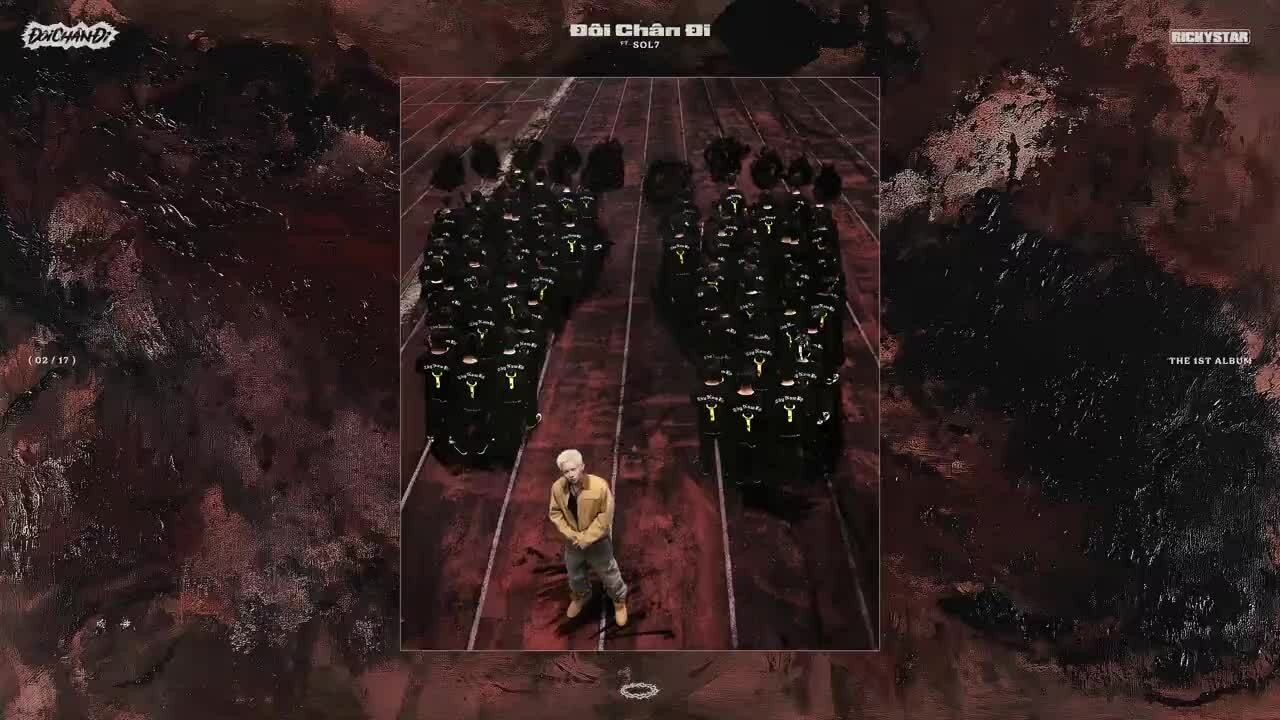 Ricky Star thể hiện "Đôi chân đi" cùng Sol7 trong album đầu tay