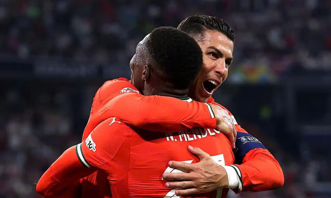 Ronaldo mừng bàn thắng nâng tỷ số lên 2-1. Ảnh: UEFA