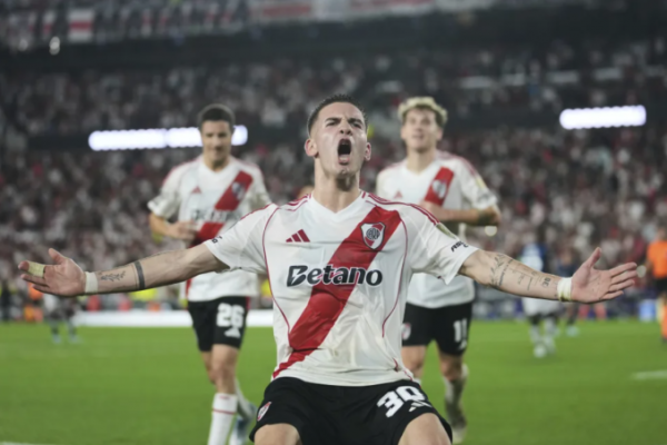 Real Madrid chiêu mộ thần đồng Argentina với giá 72 triệu USD