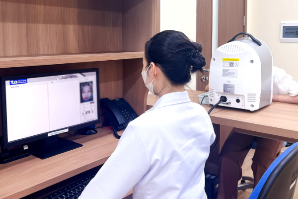 Điều trị sẹo mụn hiệu quả bằng laser: Giải pháp tối ưu