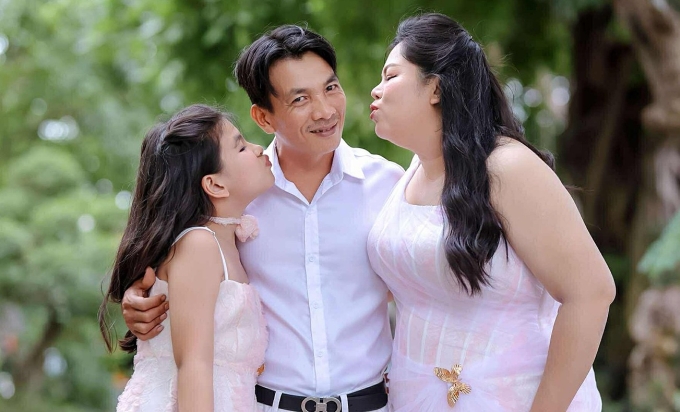 Vợ chồng Tuyền Mập tổ chức tiệc ấm cúng, riêng tư cùng vài người thân, kỷ niệm 10 năm cưới trong một khu resort ở Phan Thiết (Bình Thuận). Ảnh: Nhân vật cung cấp