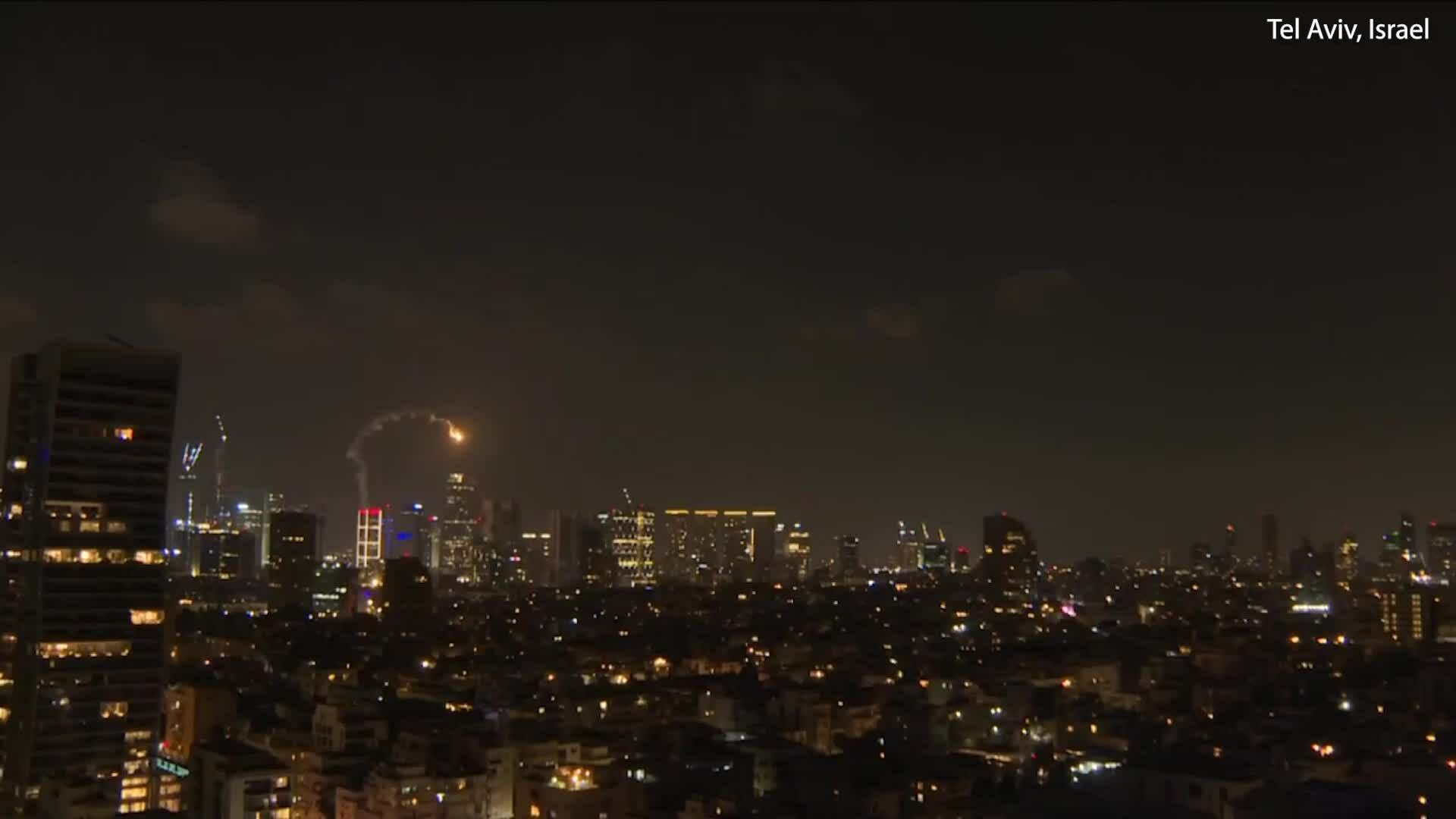 Tên lửa Israel chuyển hướng, rơi xuống Tel Aviv
