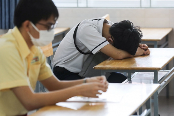 Mất ngủ, lo âu vì lạm dụng ‘thần dược’ ôn thi: Cảnh báo!