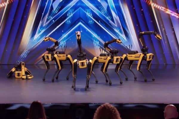 America’s Got Talent: Màn trình diễn chó robot gây sốt