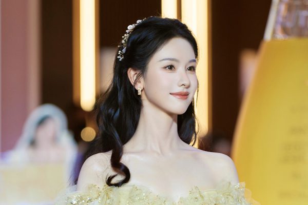 Trần Đô Linh: Ứng xử dịu dàng gây ấn tượng