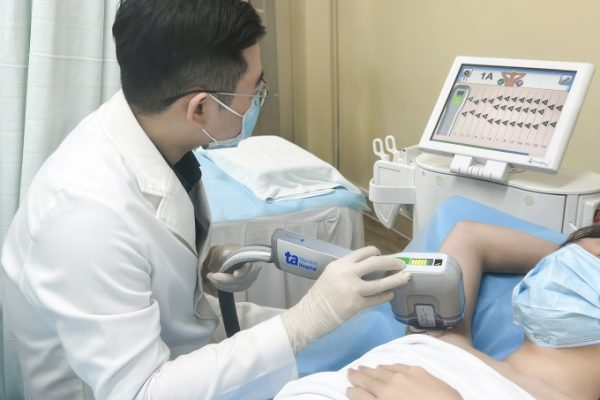Hôi nách gây mặc cảm: Giải pháp cho nam thanh niên