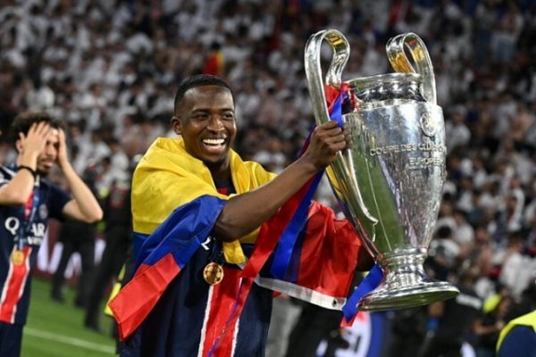 Willian Pacho: Hòn đá tảng phòng ngự của PSG