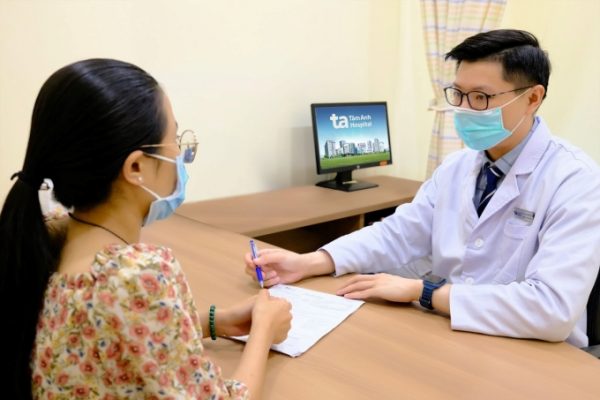 Hít khói thuốc lá: Nguy cơ ung thư phổi có thật không?