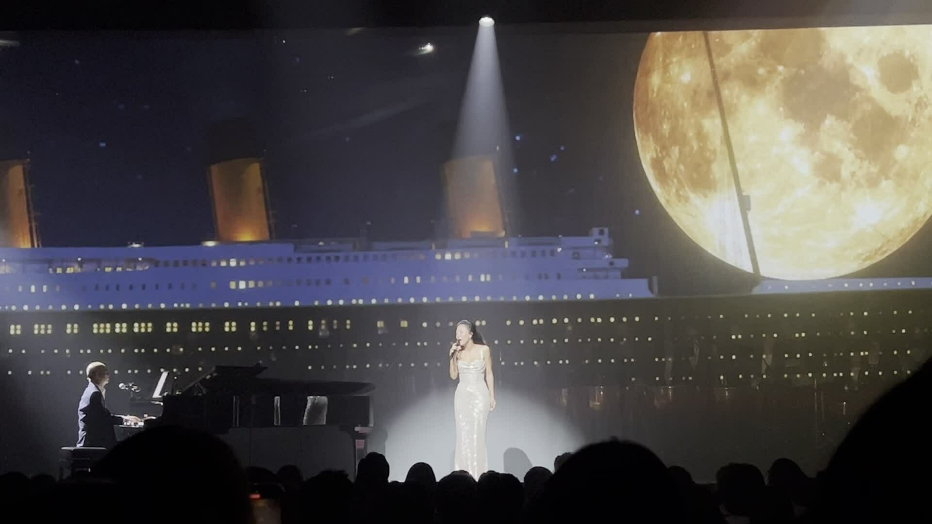 Văn Mai Hương lần đầu thể hiện My Heart Will Go On (Titanic)