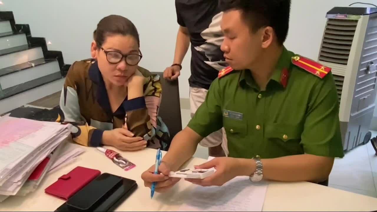 Video khám xét nhà nữ đại gia Vũng Tàu