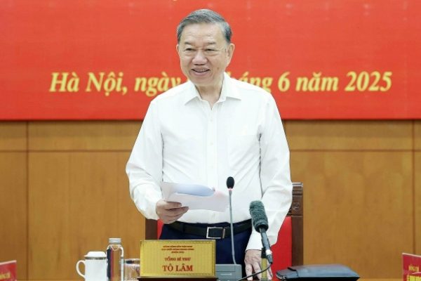 Tổng Bí thư: Hoàn thiện pháp luật từ ý kiến người dân, doanh nghiệp