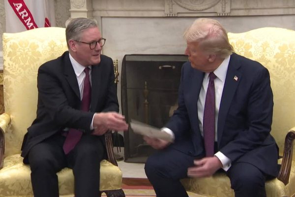 Bí mật Phòng Bầu dục: Lãnh đạo thế giới “chiều lòng” Trump như thế nào?