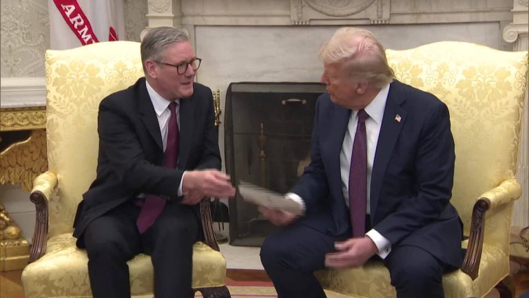 Bí mật Phòng Bầu dục: Lãnh đạo thế giới “chiều lòng” Trump như thế nào?