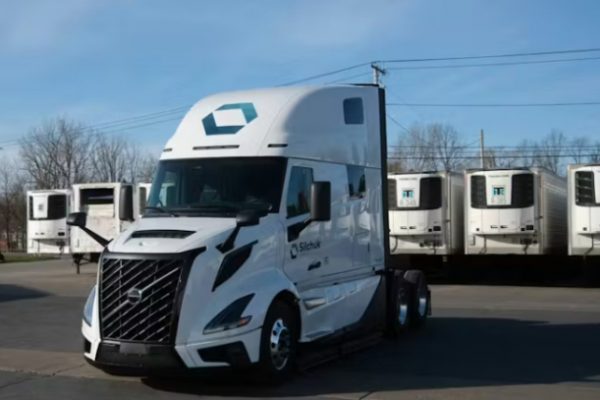 Silchuk đầu tư 80 xe đầu kéo Volvo VNL 860 mới