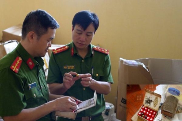 Vợ chồng bị khởi tố vì bán thực phẩm chức năng Quân vương Nhất sinh đan