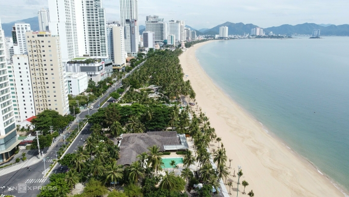 Bãi biển Nha Trang, tỉnh Khánh Hòa. Ảnh: Hoàng Phong
